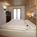 Thermenchalet 公寓 *